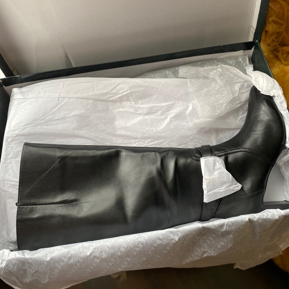 Boots - Picture 3 of 4